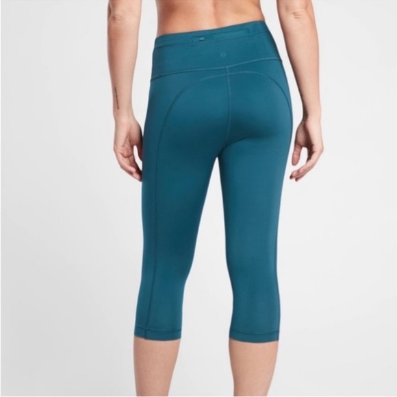 Athleta Accelerate Crop - Picture 2 of 10